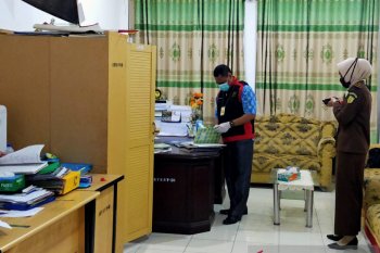 Kejati NTT sita  handphone milik Bupati Manggarai Barat