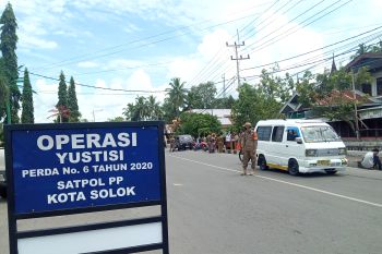 Satgas COVID-19 razia warga tidak pakai masker di Kota Solok
