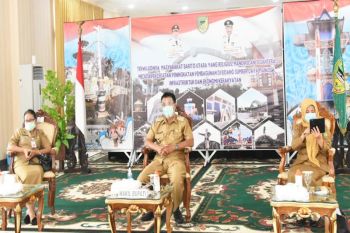 Pemkab Barito Utara mengikuti silahturahmi dan dialog virtual  APKASI