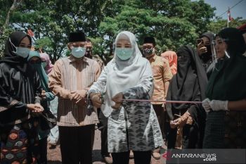 Wagub NTB meluncurkan Posyandu keluarga di Desa Mendana Raya