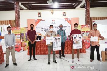 KPU Barsel serahkan APK kepada tim peserta Pilgub Kalteng