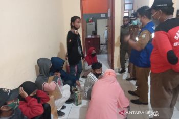 Puluhan peminta-minta sumbangan di jalan raya Kota Palu terjaring razia