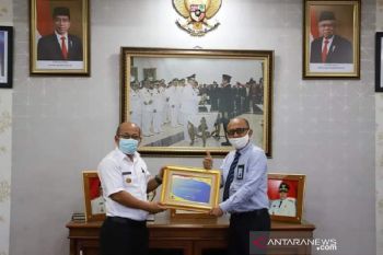 Pemkot Solok terima piagam opini Wajar Tanpa Pengecualian tahun anggaran 2019