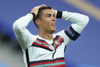 Ronaldo positif COVID-19