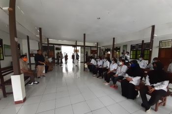 Pjs Bupati Keerom sidak pelayanan publik di distrik terpencil