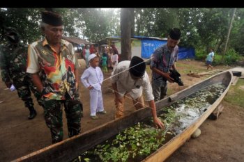 Tradisi tolak bala di Padang