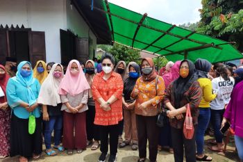 Ibu Rita kunjungi Bolmong, Kotamoabgu dan Minsel bagi nasker dan tali kasih