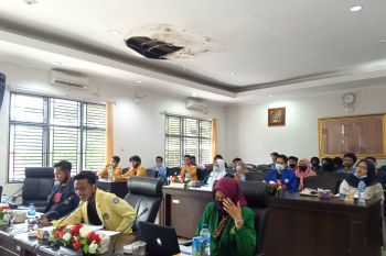 Tolak UU cipta kerja, aliansi mahasiswa Solok datangi kantor DPRD Kota Solok