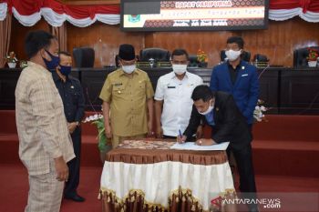 Pemkab Solok ikuti rapat Paripurna DPRD tentang pengesahan Perda