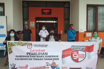 KPU Gumas kukuhkan 25 orang relawan demokrasi untuk Pilkada Kalteng