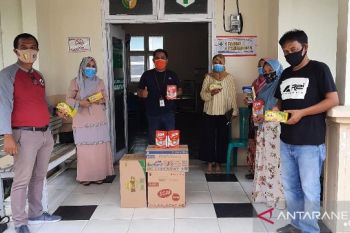 Tekan angka stunting, PT RAPP salurkan ratusan paket gizi