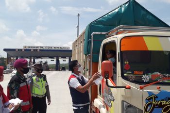 HK lakukan sosialisasi ODOl di gerbang tol Kota Baru