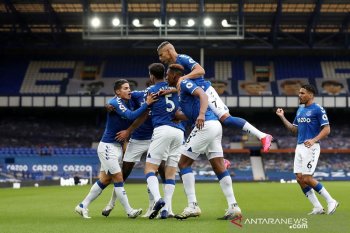 Everton masih aman di puncak klasemen Liga Inggris terbantu keputusan VAR