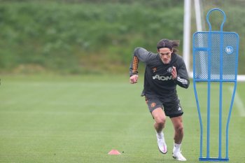 Latihan pertama Edinson Cavani bersama Manchester United