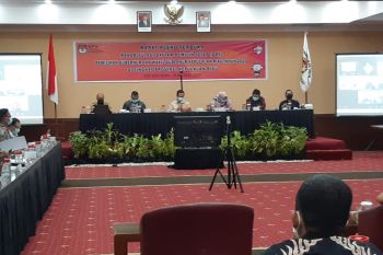 Ada 230 orang berusia 17 tahun pada hari pemungutan suara