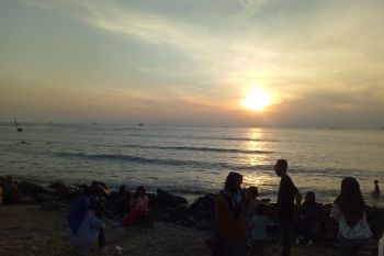 Pengunjung Pantai Sebalang umumnya tak patuhi protokol kesehatan