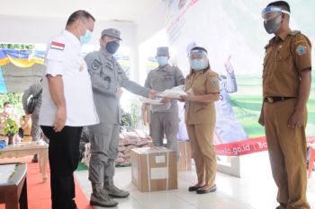 Bakamla ZMTh serahkan bantuan bahan pokok di Talaud
