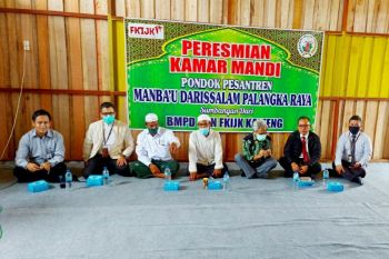 FKIJK dan BMPD Kalteng bantu lengkapi sarpras pondok pesantren