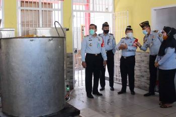 Kakanwil Kemenkumham Sulsel tinjau dapur Rutan Makassar