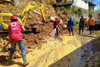 PMI Banjarnegara imbau warga waspadai longsor saat musim hujan