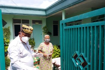 Pasangan 'Yutuber' kampanye "door to door"