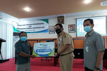 BPJAMSOSTEK serahkan santunan JKM Pegawai Harian Lepas Disperindag Sulteng
