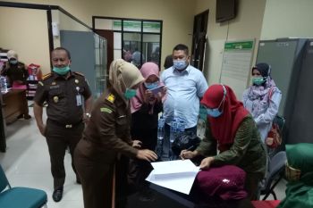 Terpidana korupsi IAIN Padang bayar denda Rp200 juta