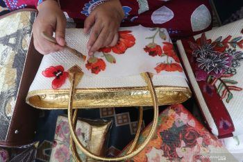 Kerajinan tas decoupage