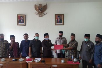 Masyarakat Sitalang datangi DPRD Agam sampaikan aspirasi  terkait tapal batas