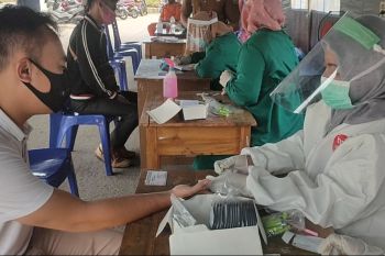 Satgas COVID-19 Bandarlampung pulangkan satu keluarga karena reaktif