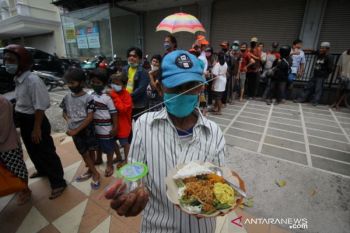 Makan Gratis  Untuk Semua Orang