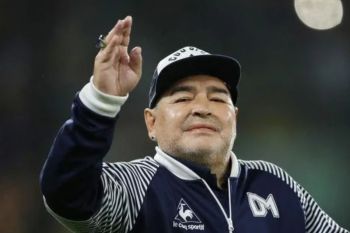 Pengawal bergejala corona, Maradona lakukan isolasi mandiri