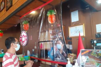Kedai kopi Batam  tetap ramai saat cuti bersama