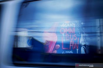 Mendalami makna "omnibus law" dan dampak penerapannya
