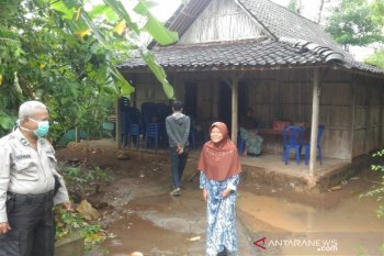 Geger! Pengendara sepeda motor bawa jenazah ibu kandungnya
