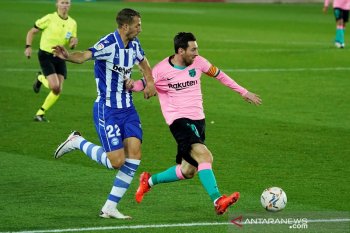 10 pemain Alaves tahan imbang Barcelona