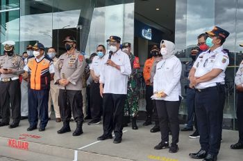 Tinjau pelabuhan dan kapal di Bakauheni, Menhub imbau patuhi protokol kesehatan