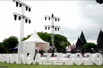 TheEverydayBand membuka Prambanan Jazz hari kedua