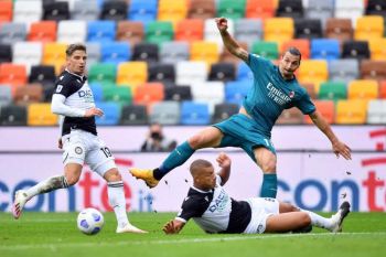 Zlatan Ibrahimovic sumringah gol akrobatiknya jadi penentu kemenangan Milan