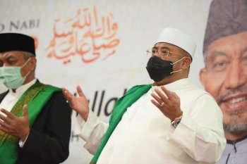 Sekjen PKS: Jokowi harus desak Macron minta maaf