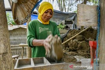 Pemprov Sulteng imbau pengusaha untuk pekerjakan kembali korban PHK