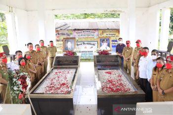 Roring ingatkan jangan lupakan jasa pemimpin daerah