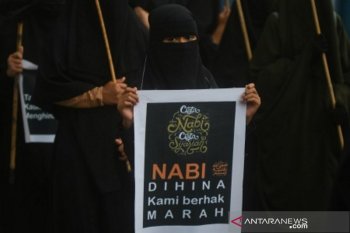 Unjuk rasa kecam Presiden Prancis di Palu