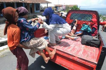 Evakuasi warga di kawasan rawan bencana