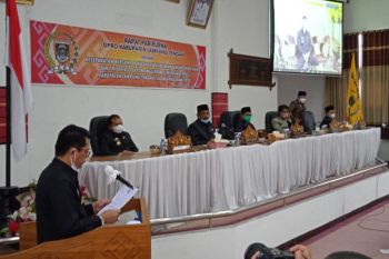 Penjabat Bupati Lampung Tengah ikuti rapat paripurna secara virtual