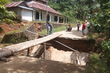Kabar baik, jembatan Tatanggo Kambang Timur Pesisir Selatan akan diperbaiki awal 2021