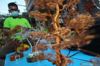 Kerajinan dari limbah elektronik