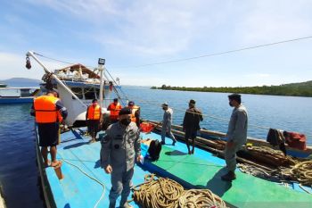 Bakamla  ZMTh edukasi keselamatan pelayaran kepada nelayan Minahasa Utara