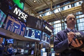 Saham-saham Wall Street ditutup bervariasi, Nasdaq melonjak hampir 233 poin