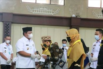 Gubernur Lampung lepas kafilah MTQ XXVIII di Sumatera Barat